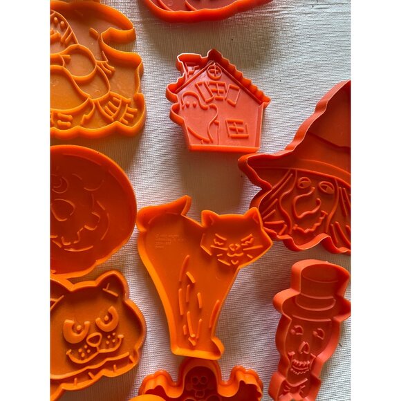 Vintage Halloween Cookie Cutter Set Orange Pumpkins Cat Witch - Picture 7 of 8